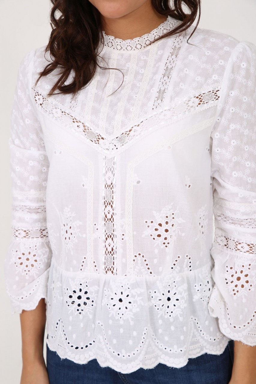 Voorvertoning: Traditionele blouse Indiana