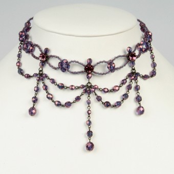 Collier en perles de verre violet