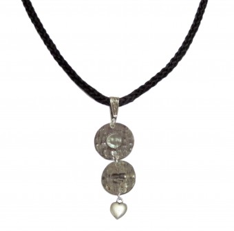 Necklace with mother-of-pearl Charms