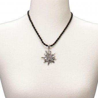 Traditional Necklace Amelie black