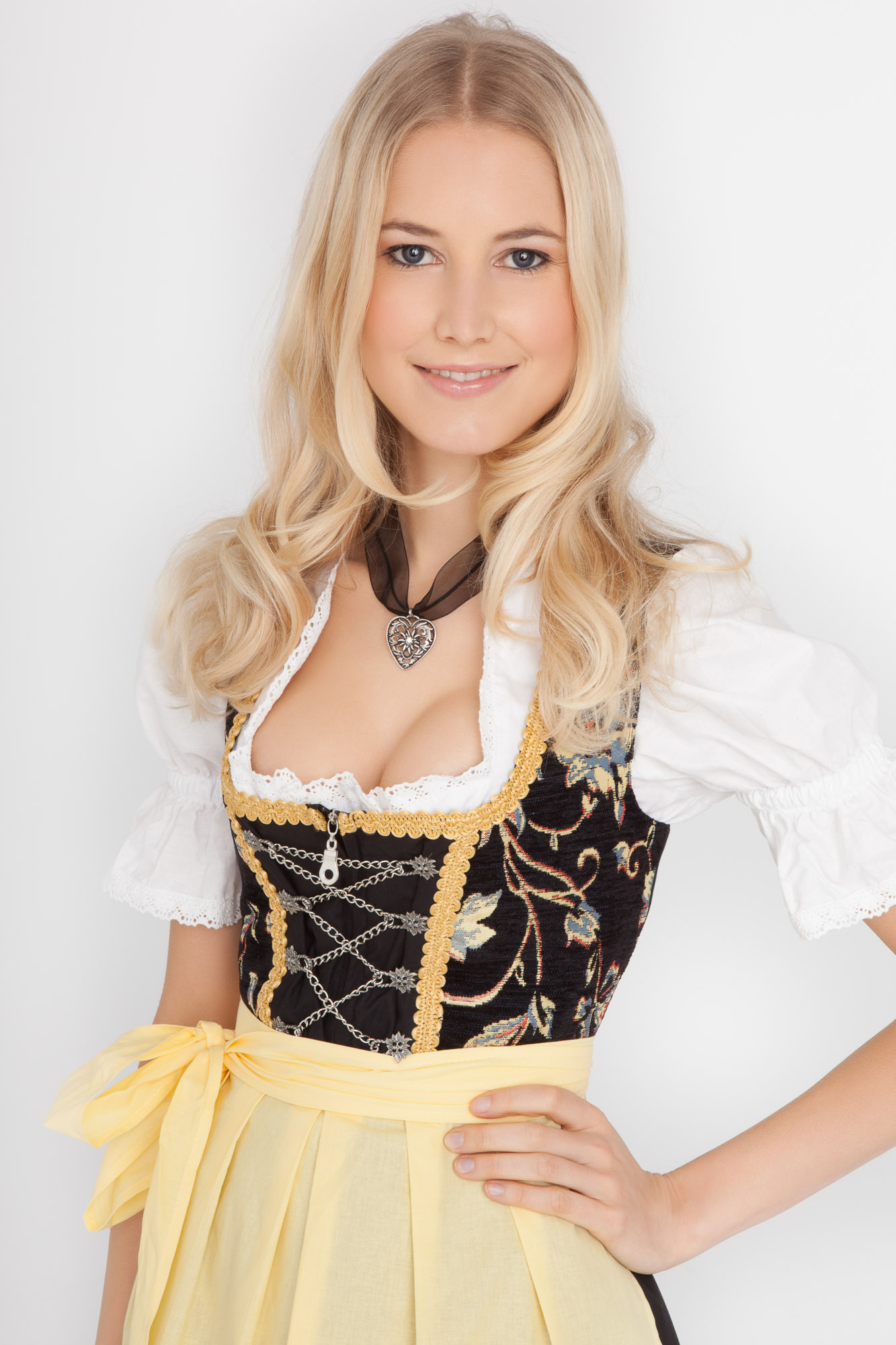 ❤ Dirndl Charlotta