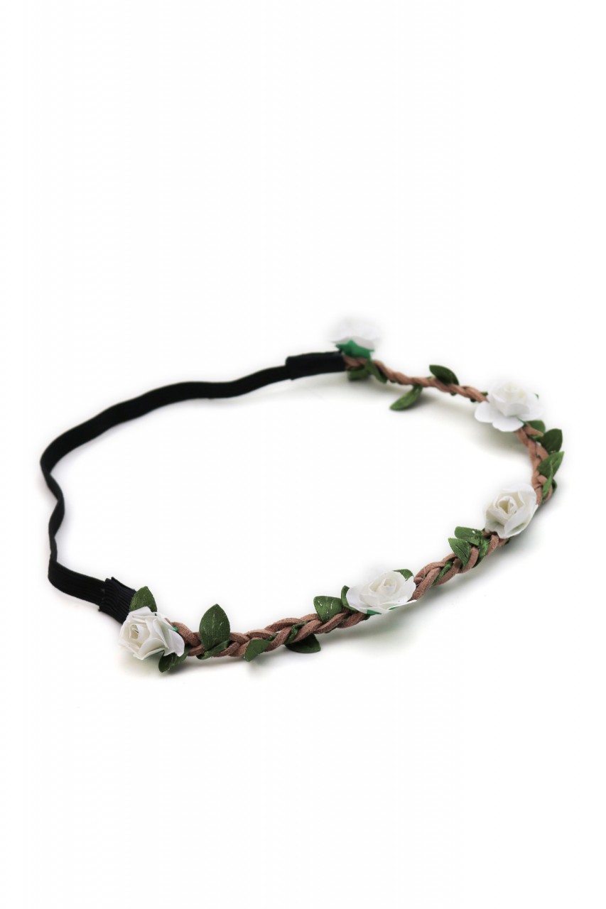 filigranes Haarband mit kleinen weißen Blüten