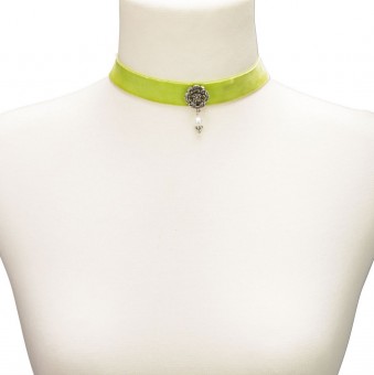 Collier ras de cou avec bijoux pendant vert clair